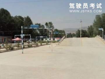 华伟驾校