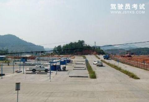 鸿德驾校