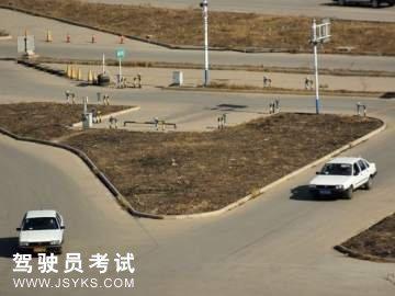 华龙驾校