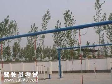 伟航驾校