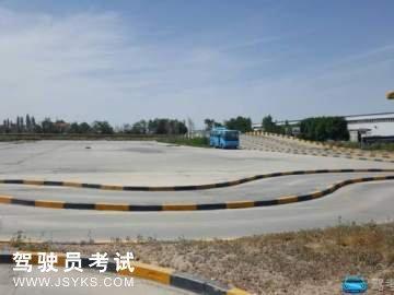 新育驾校