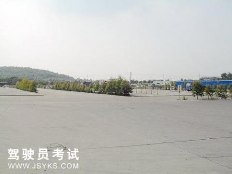 新乾驾校