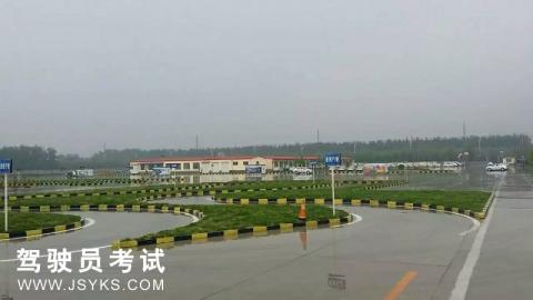 东兴驾校