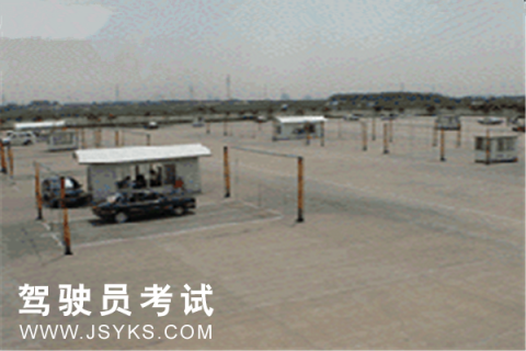 鹿安驾校