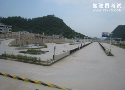 京陇驾校